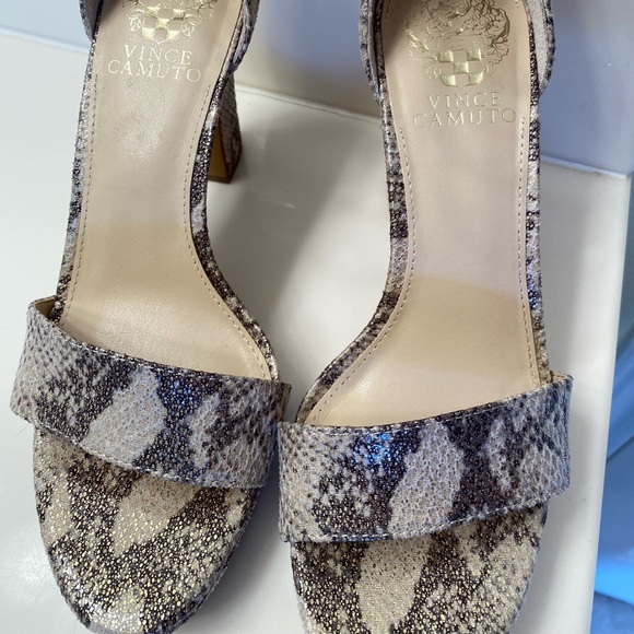 Vince Camuto Snake print Sathina Heels - Picture 8 of 9